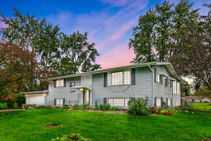 Property photo for 1853 N Tampa Lane, Kankakee, IL