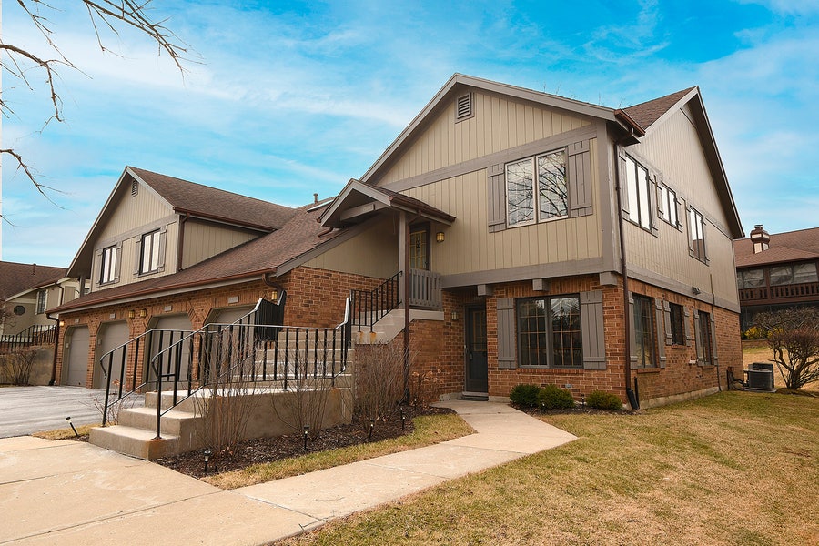 Property photo for 13322 S Oakview Court, Palos Heights, IL