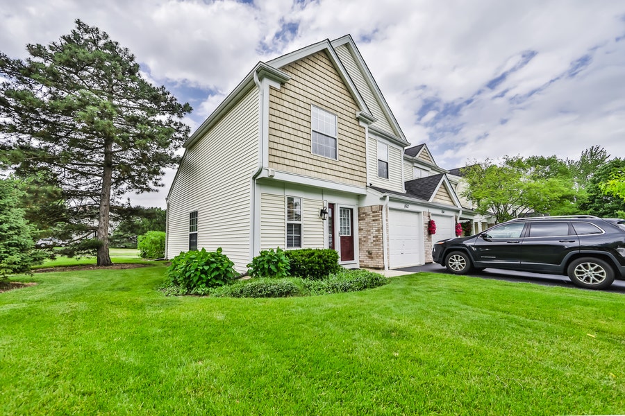 Property photo for 162 N Oltendorf Road, Streamwood, IL