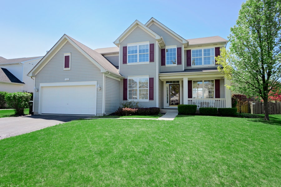 Property photo for 330 Kestrel Lane, Lindenhurst, IL