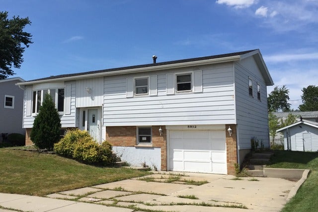 Property photo for 5912 ESSEX Road, Oak Forest, IL