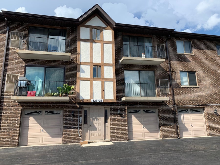 Property photo for 1725 S Washington Street, #1, Naperville, IL