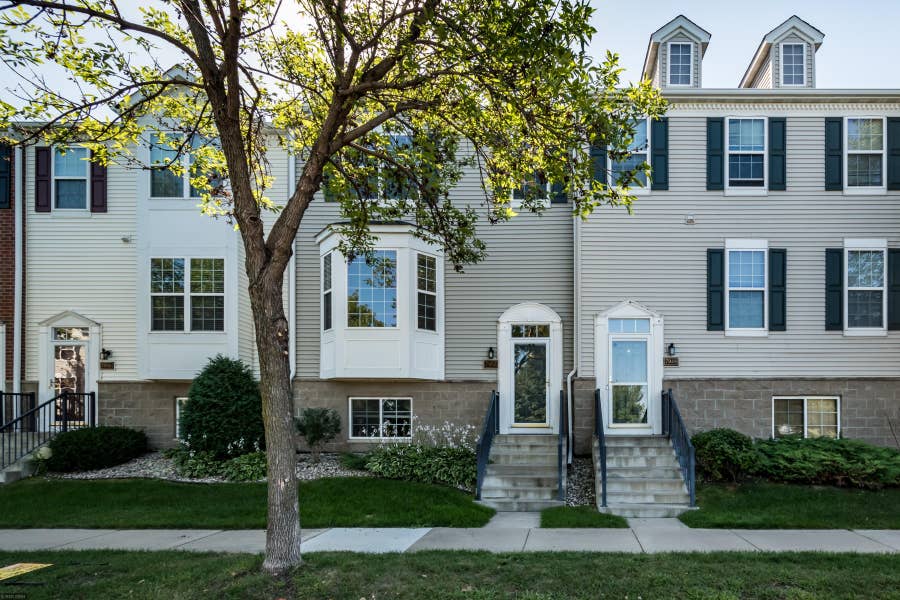 Property photo for 7952 Stratford Circle N, Shakopee, MN