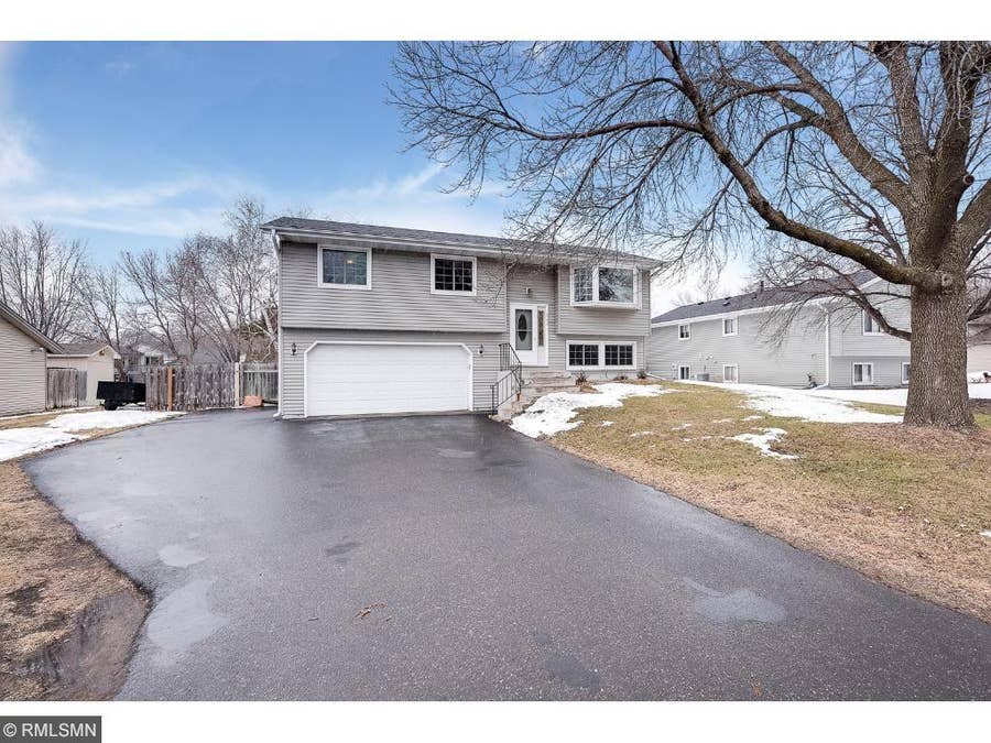 Property photo for 867 96th Avenue NE, Blaine, MN