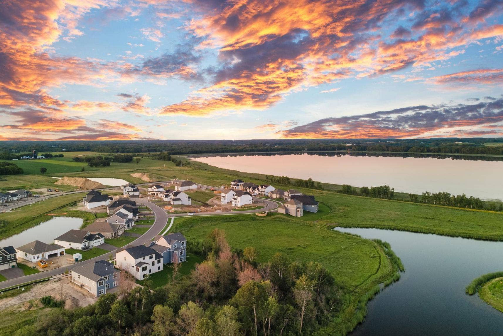 15680 Goodview Avenue N, Hugo, MN 55038 The community sits right on the edge of Oneka Lake!