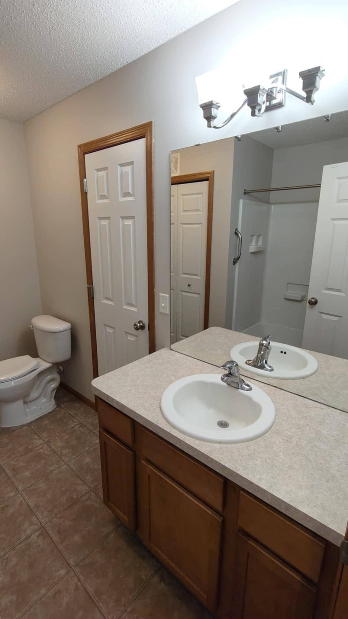 4970 149th Street N, #3, Hugo, MN 55038 Upper Level Bathroom