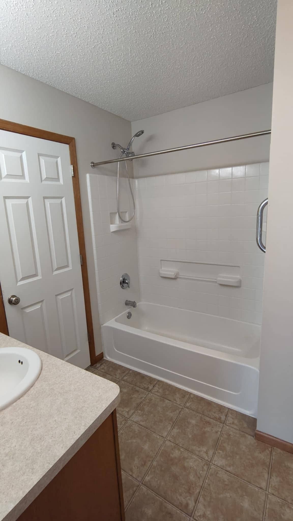 4970 149th Street N, #3, Hugo, MN 55038 Upper Level Full Bathroom