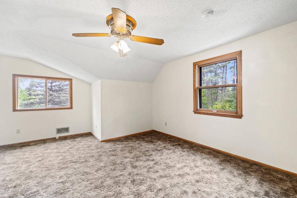 2591 Carver Avenue E, Maplewood, MN 55119 2591 Carver Avenue E, Maplewood, MN 55119