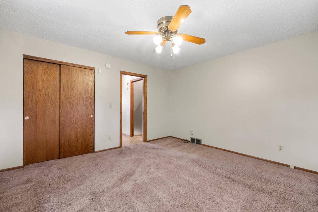 2591 Carver Avenue E, Maplewood, MN 55119 2591 Carver Avenue E, Maplewood, MN 55119