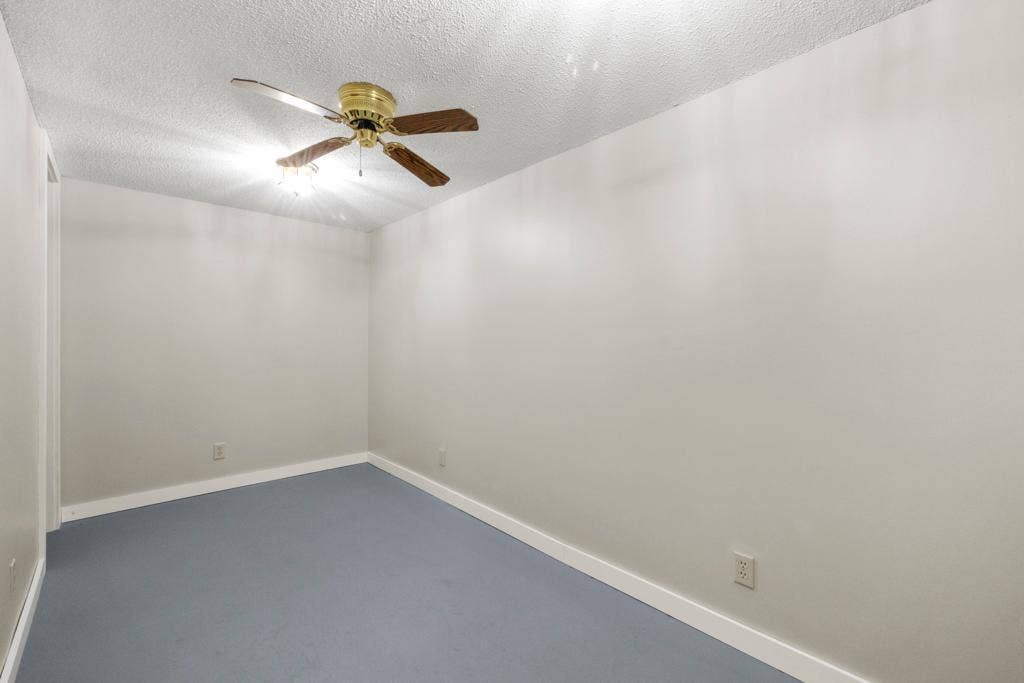 2591 Carver Avenue E, Maplewood, MN 55119 2591 Carver Avenue E, Maplewood, MN 55119