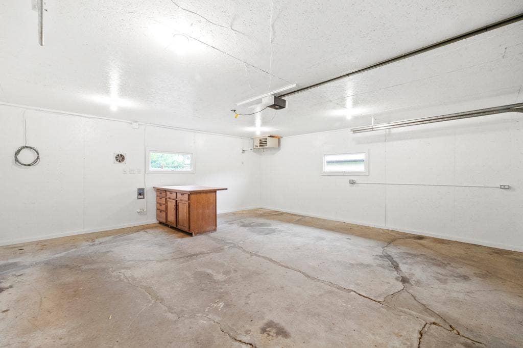 2591 Carver Avenue E, Maplewood, MN 55119 2591 Carver Avenue E, Maplewood, MN 55119