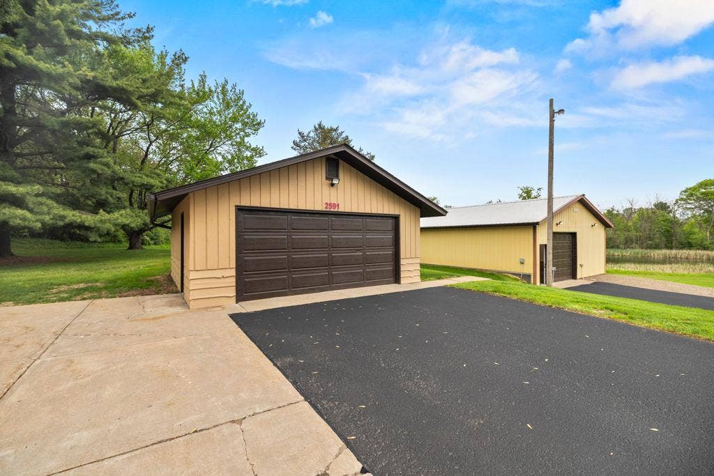 2591 Carver Avenue E, Maplewood, MN 55119 2591 Carver Avenue E, Maplewood, MN 55119
