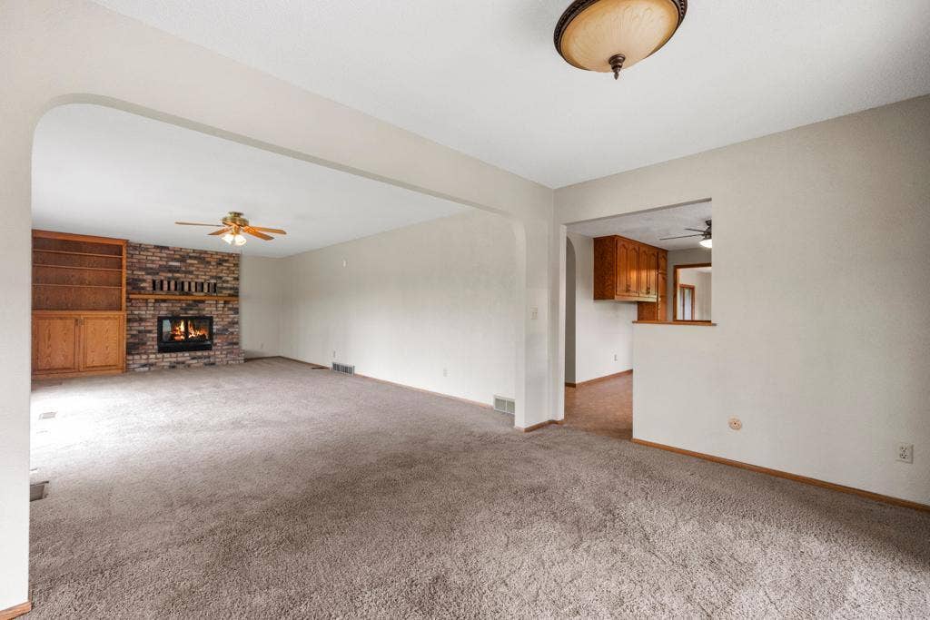 2591 Carver Avenue E, Maplewood, MN 55119 2591 Carver Avenue E, Maplewood, MN 55119