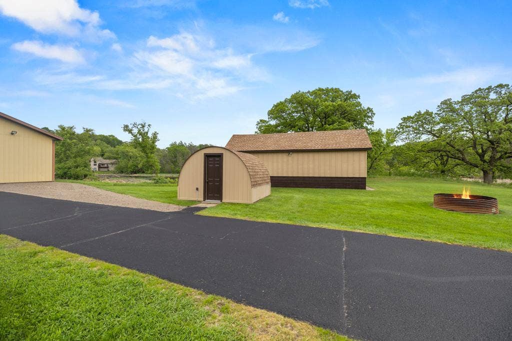 2591 Carver Avenue E, Maplewood, MN 55119 2591 Carver Avenue E, Maplewood, MN 55119