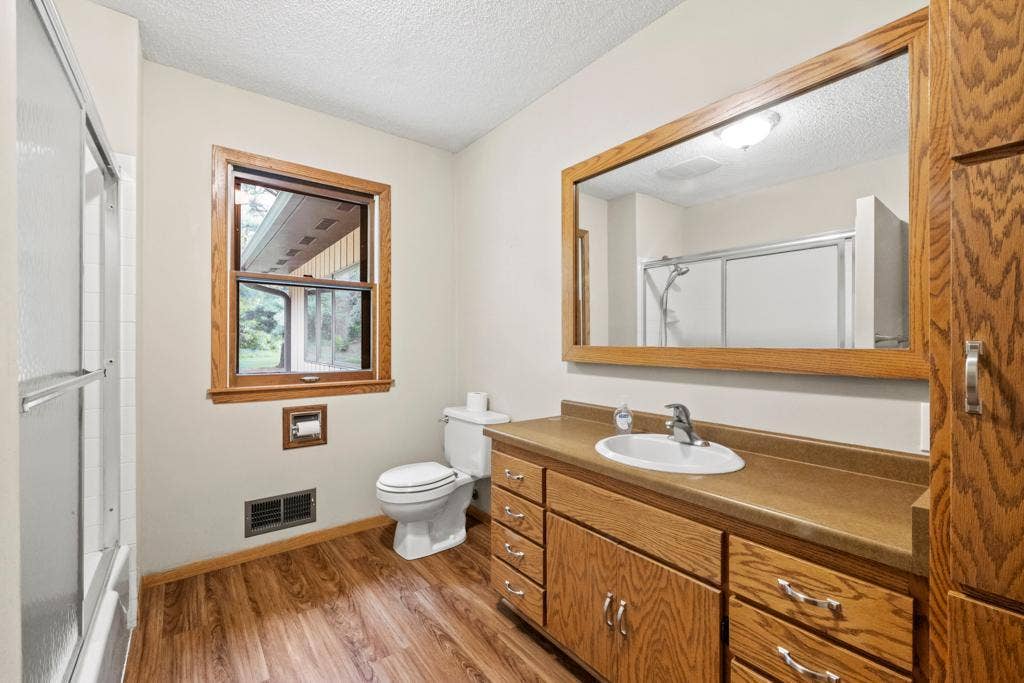 2591 Carver Avenue E, Maplewood, MN 55119 2591 Carver Avenue E, Maplewood, MN 55119