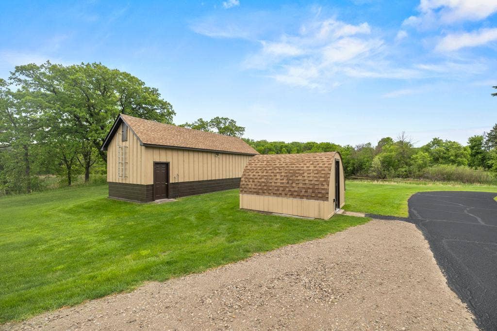 2591 Carver Avenue E, Maplewood, MN 55119 2591 Carver Avenue E, Maplewood, MN 55119