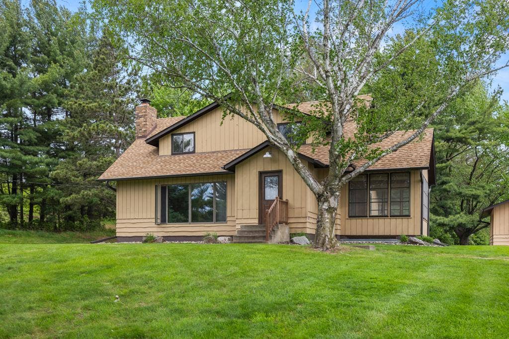 2591 Carver Avenue E, Maplewood, MN 55119 2591 Carver Avenue E, Maplewood, MN 55119