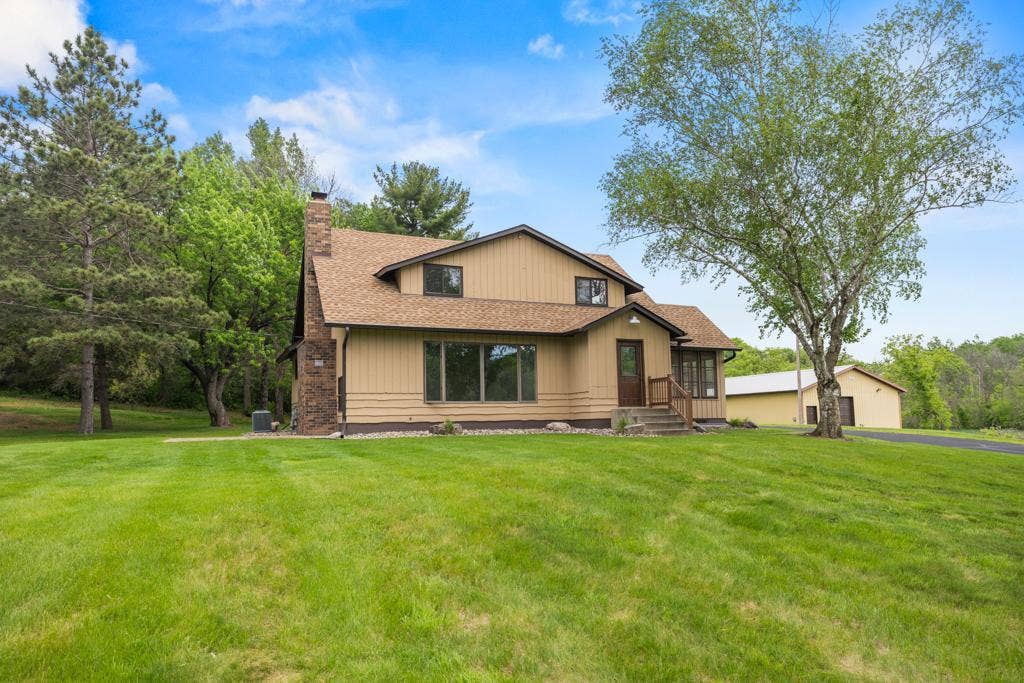 2591 Carver Avenue E, Maplewood, MN 55119 2591 Carver Avenue E, Maplewood, MN 55119