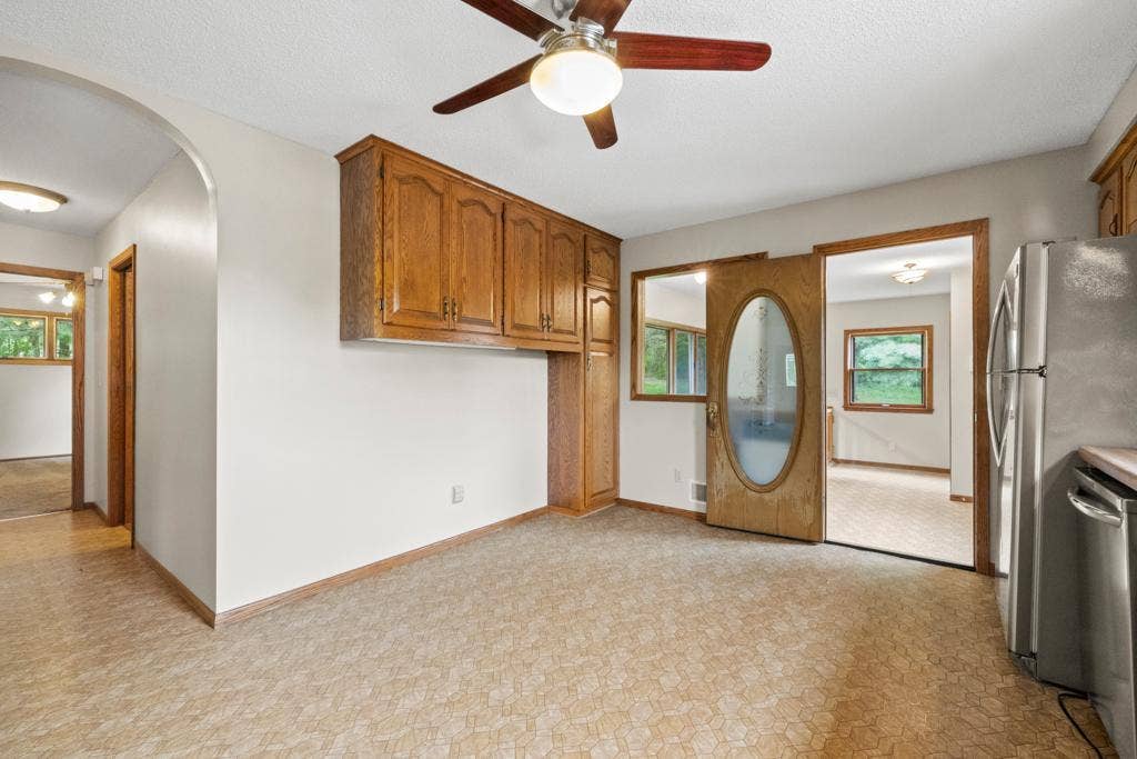 2591 Carver Avenue E, Maplewood, MN 55119 2591 Carver Avenue E, Maplewood, MN 55119