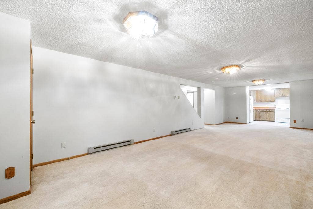 2591 Carver Avenue E, Maplewood, MN 55119 2591 Carver Avenue E, Maplewood, MN 55119