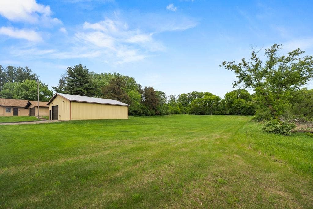 2591 Carver Avenue E, Maplewood, MN 55119 2591 Carver Avenue E, Maplewood, MN 55119