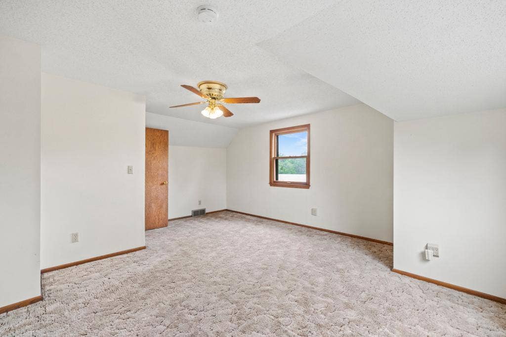 2591 Carver Avenue E, Maplewood, MN 55119 2591 Carver Avenue E, Maplewood, MN 55119