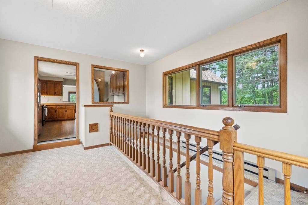 2591 Carver Avenue E, Maplewood, MN 55119 2591 Carver Avenue E, Maplewood, MN 55119