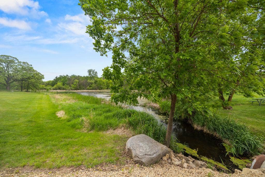 2591 Carver Avenue E, Maplewood, MN 55119 2591 Carver Avenue E, Maplewood, MN 55119