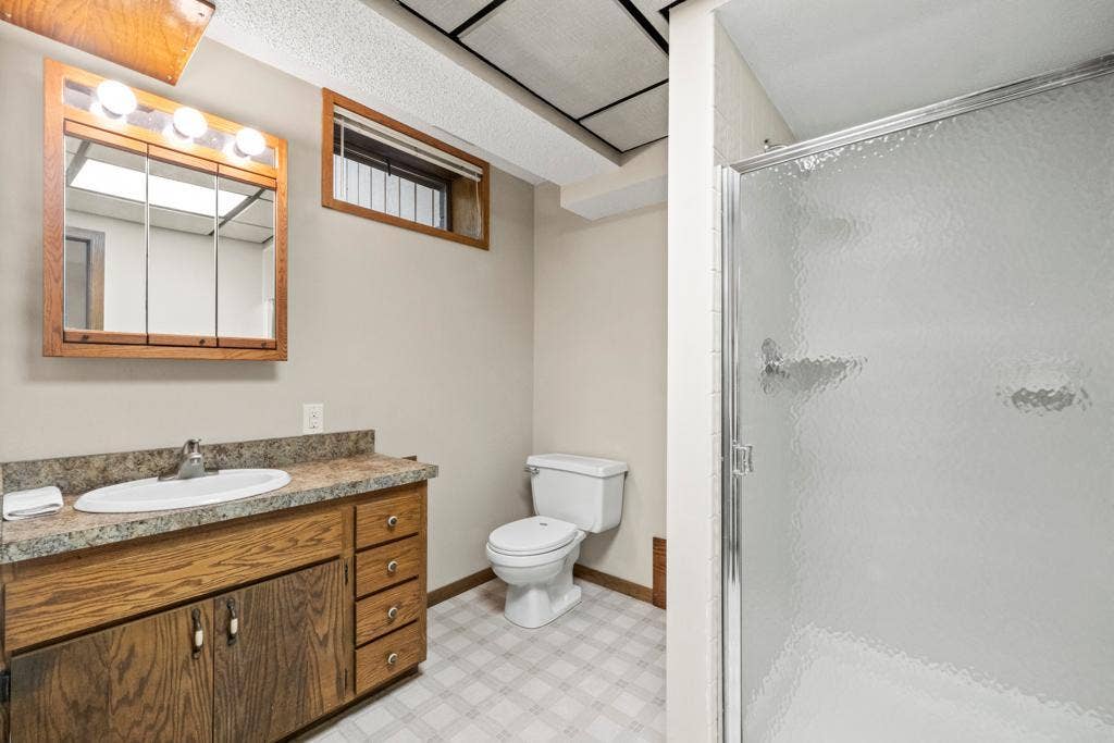 2591 Carver Avenue E, Maplewood, MN 55119 2591 Carver Avenue E, Maplewood, MN 55119