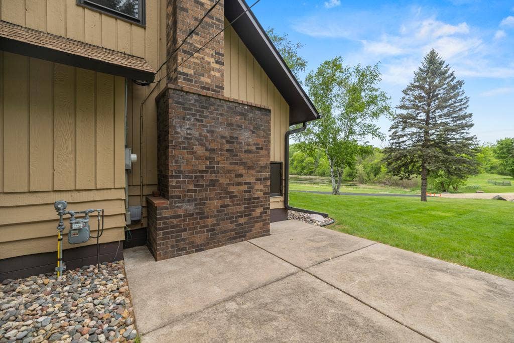 2591 Carver Avenue E, Maplewood, MN 55119 2591 Carver Avenue E, Maplewood, MN 55119