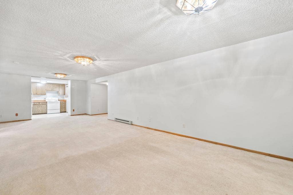 2591 Carver Avenue E, Maplewood, MN 55119 2591 Carver Avenue E, Maplewood, MN 55119