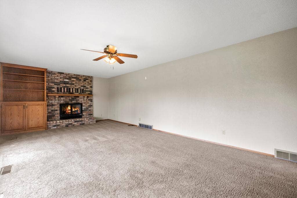 2591 Carver Avenue E, Maplewood, MN 55119 2591 Carver Avenue E, Maplewood, MN 55119