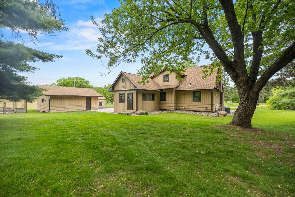 2591 Carver Avenue E, Maplewood, MN 55119 2591 Carver Avenue E, Maplewood, MN 55119