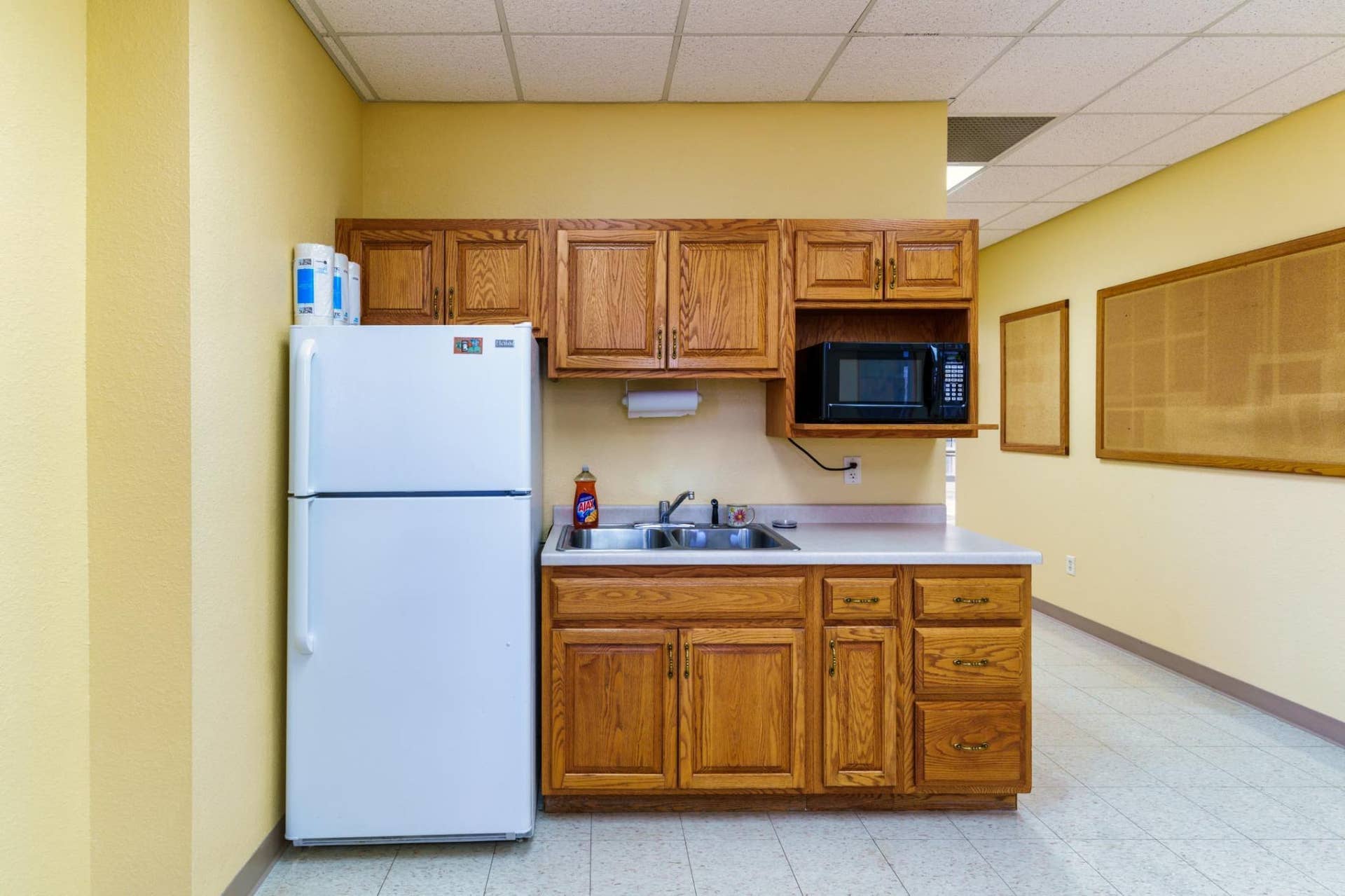 1001 Naylor Drive SE, Bemidji, MN 56601 Breakroom.jpeg