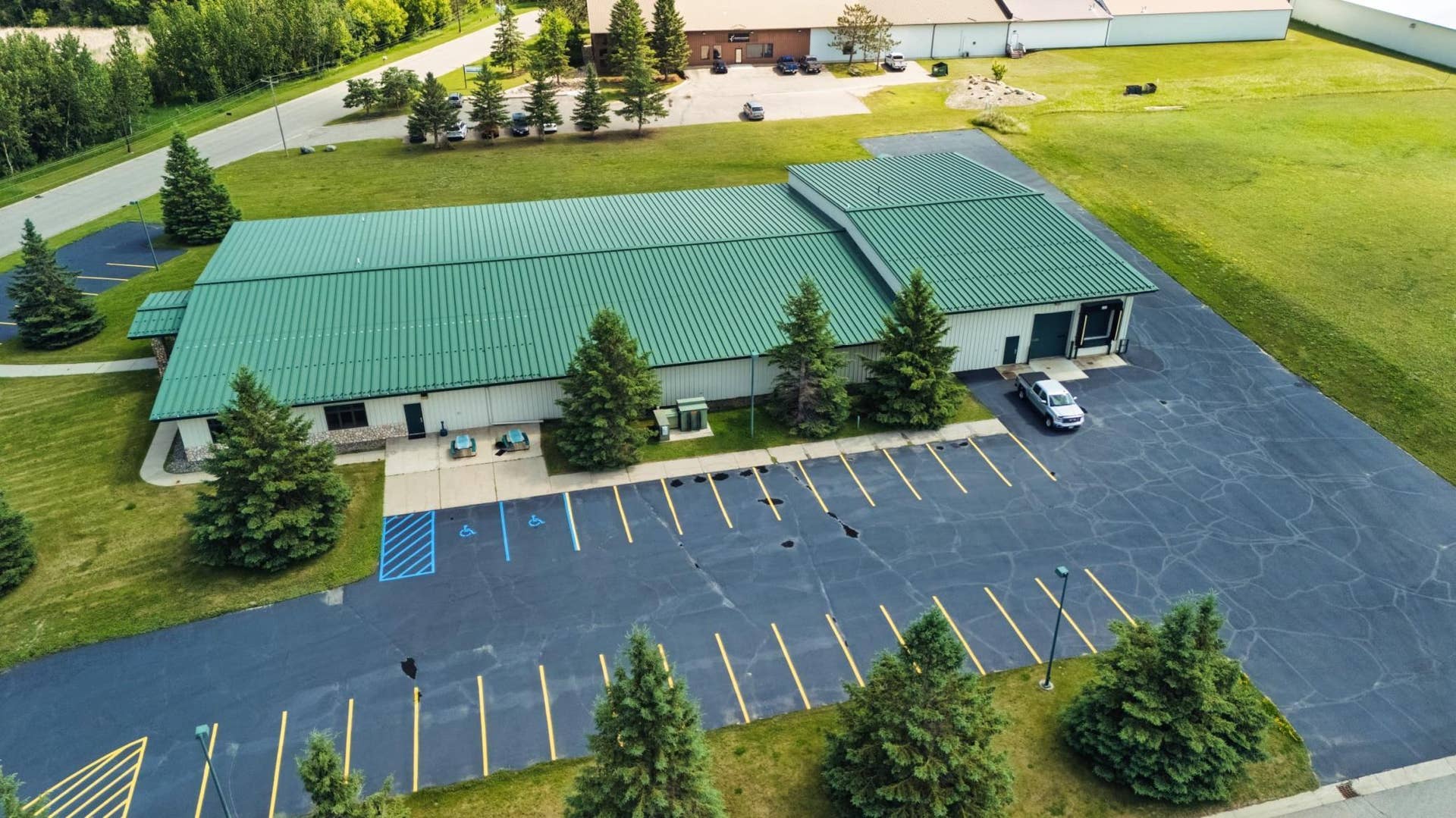 1001 Naylor Drive SE, Bemidji, MN 56601 Side Entrance Parking.jpeg