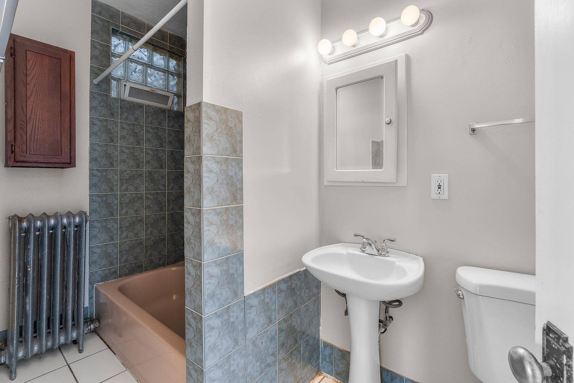 3012 Bryant Avenue S, 70, Minneapolis, MN 55408 3012 Bryant Ave S MLS-23.jpg