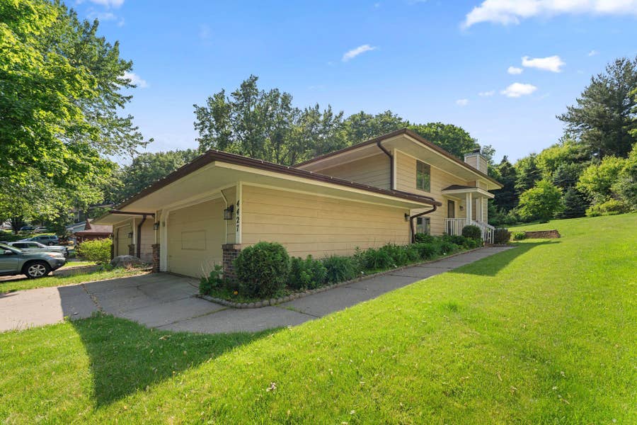 Property photo for 4427 Chatsworth Street N, Shoreview, MN