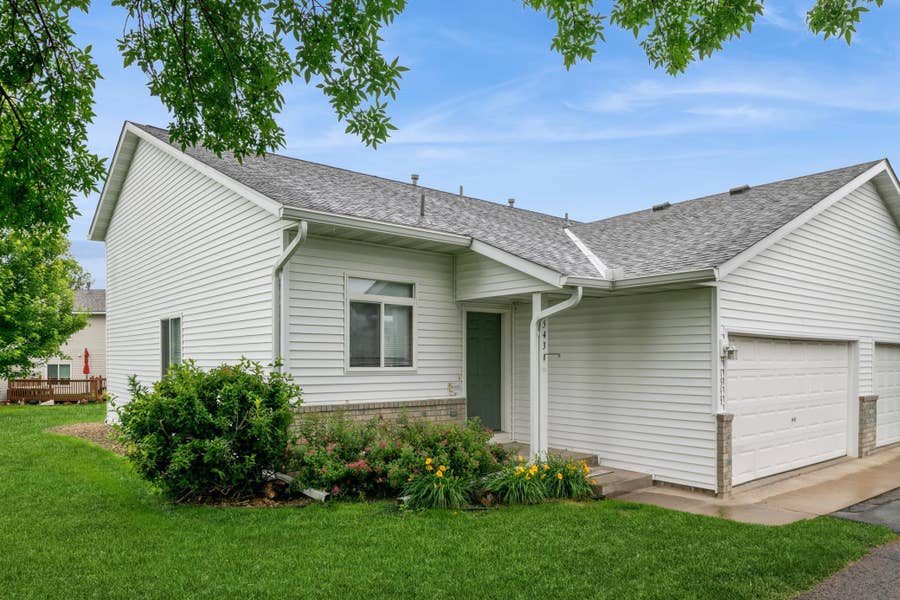 Property photo for 1543 Dublin Court, Shakopee, MN