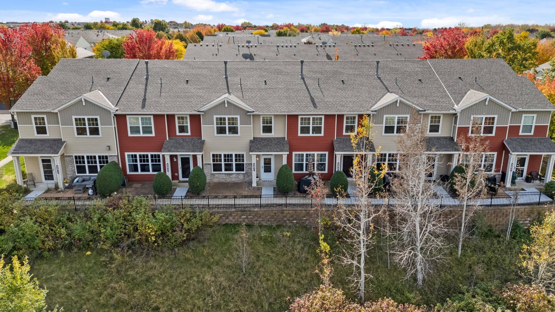 3307 Hazel Trail, #C, Woodbury, MN 55129 Welcome Home.