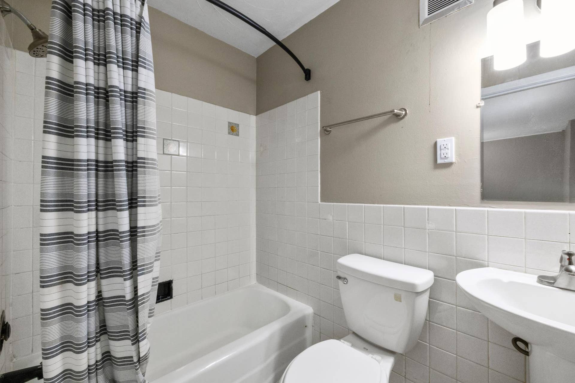 1531 American Boulevard E, #101, Bloomington, MN 55425 1531 American Boulevard E, #101, Bloomington, MN 55425