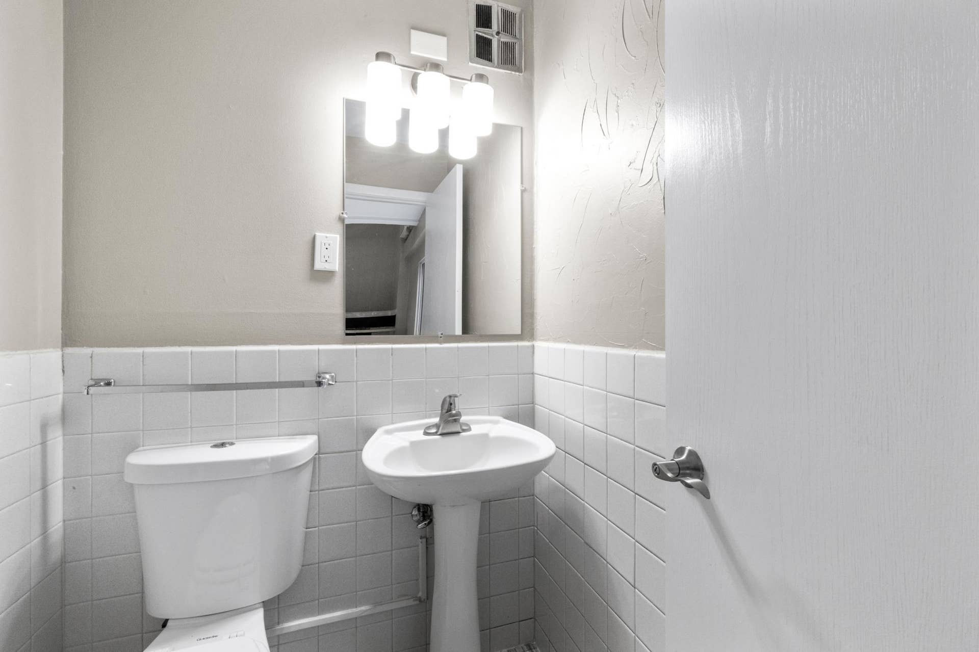 1531 American Boulevard E, #101, Bloomington, MN 55425 1531 American Boulevard E, #101, Bloomington, MN 55425