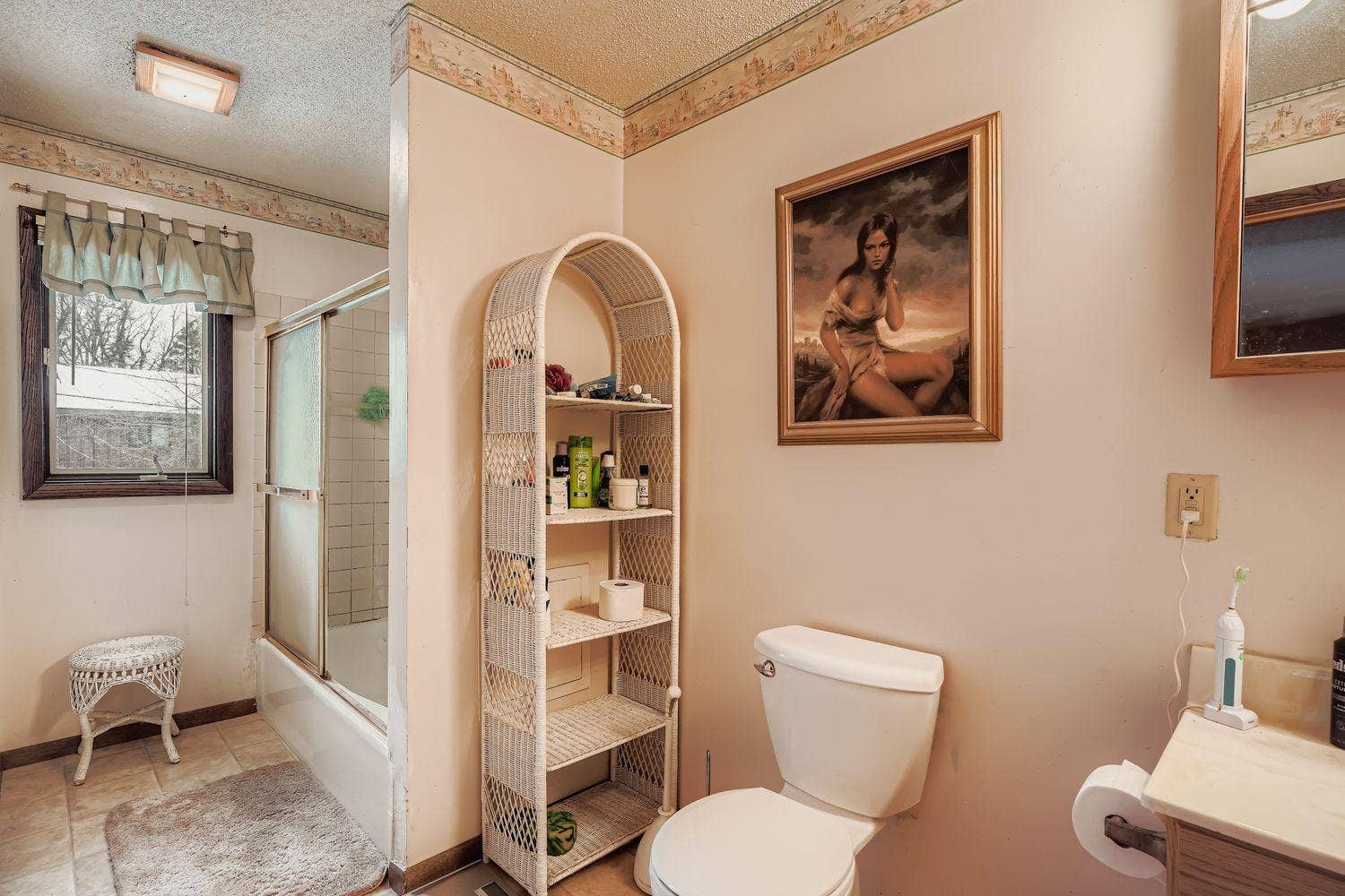 1745 2nd level full bathroom