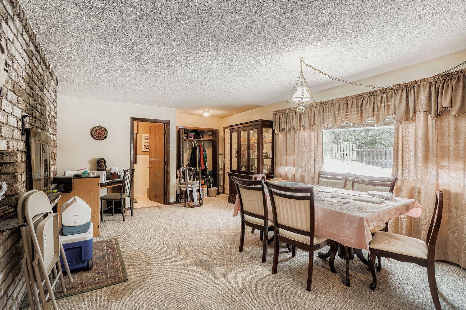 1745 Dining with walk-out and 1/2 bath.