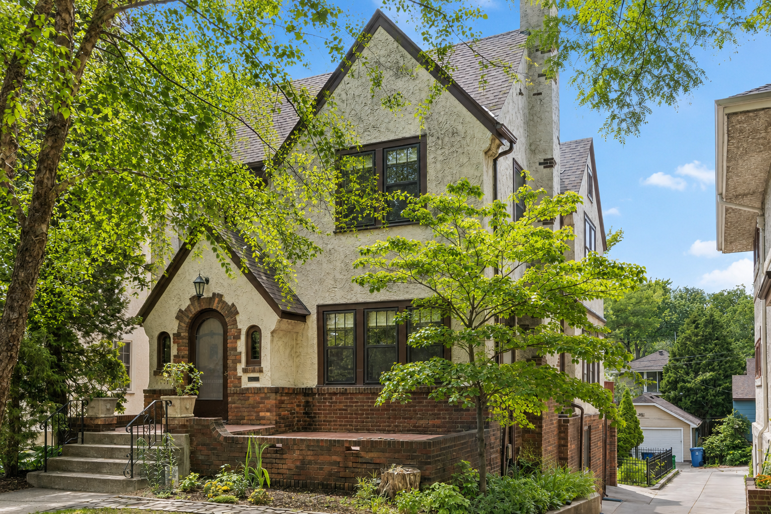 Welcome to 4904 Thomas Ave S