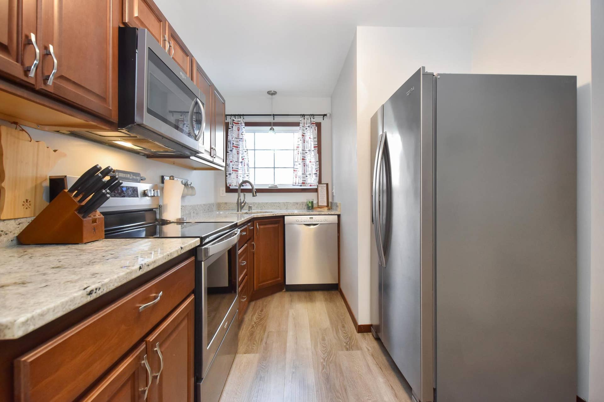 1860 Mcmenemy Street, #I, Maplewood, MN 55117 1860 Mcmenemy Street, #I, Maplewood, MN 55117