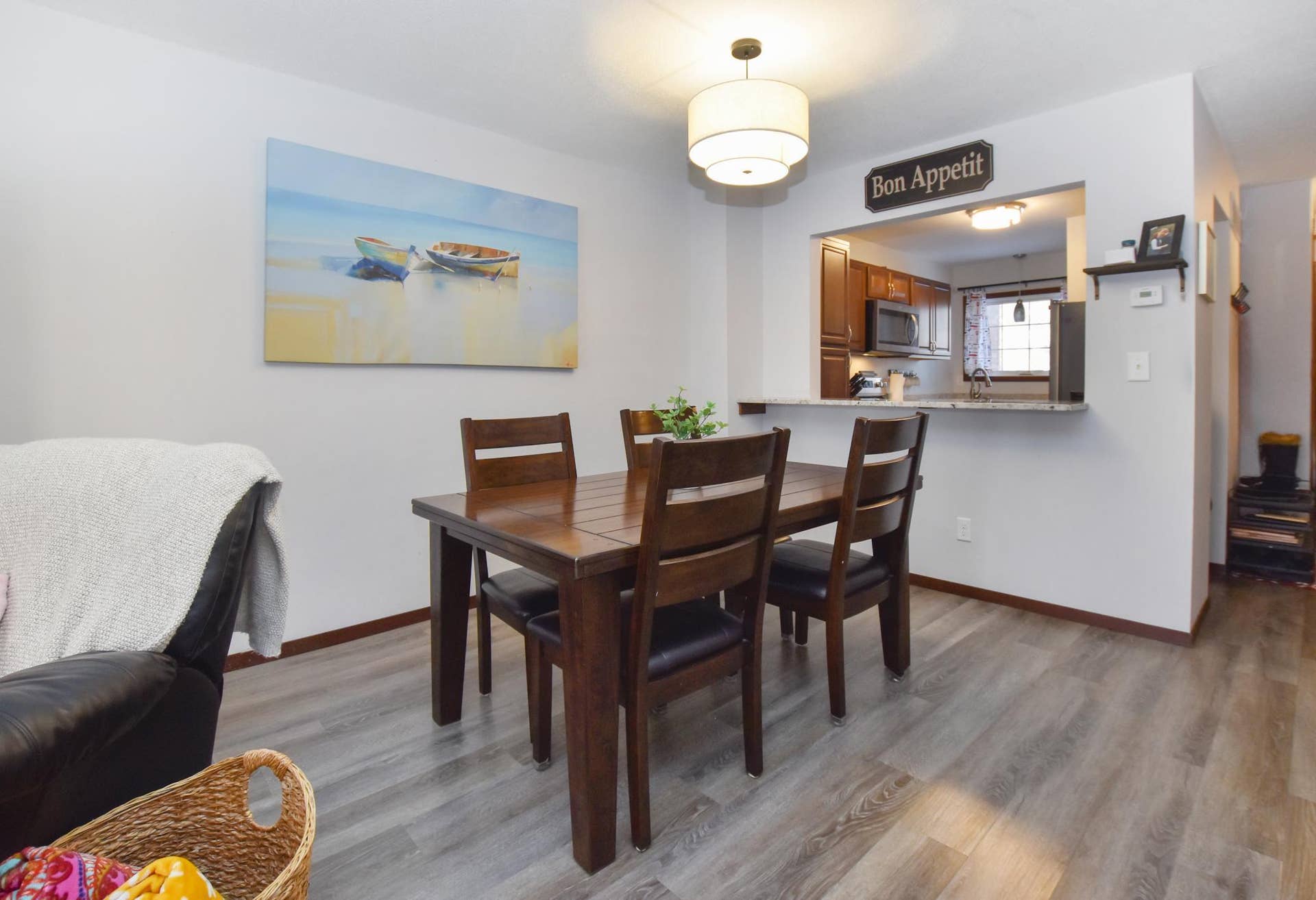 1860 Mcmenemy Street, #I, Maplewood, MN 55117 1860 Mcmenemy Street, #I, Maplewood, MN 55117
