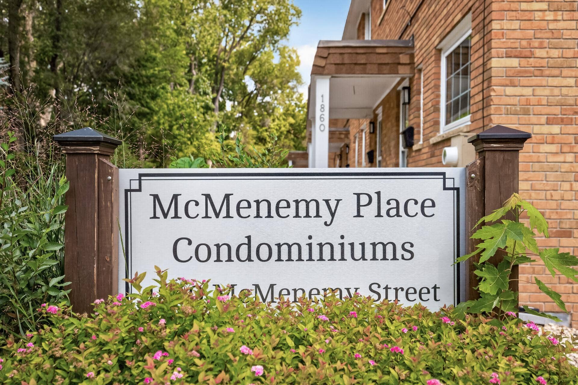 1860 Mcmenemy Street, #I, Maplewood, MN 55117 1860 Mcmenemy Street, #I, Maplewood, MN 55117