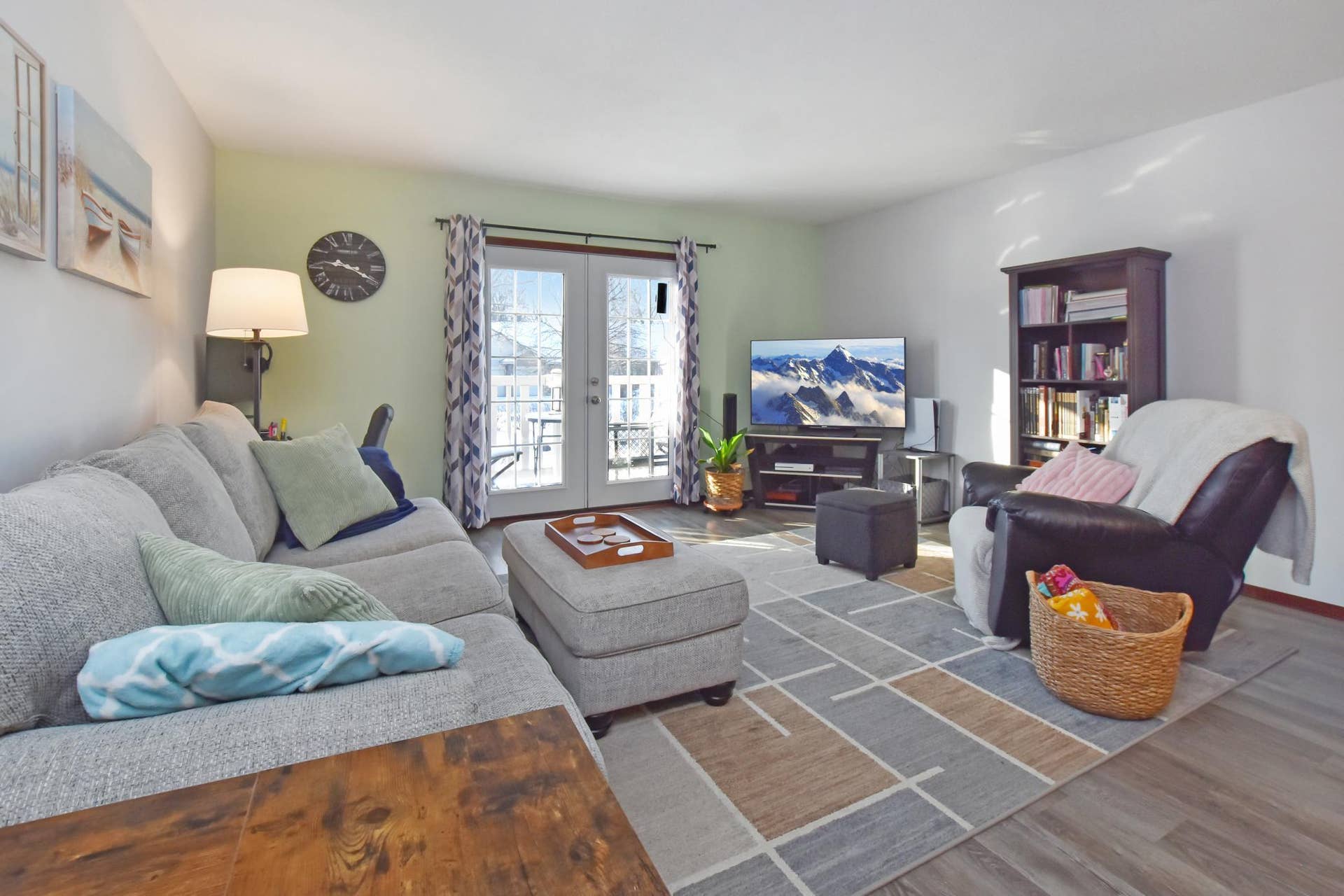 1860 Mcmenemy Street, #I, Maplewood, MN 55117 1860 Mcmenemy Street, #I, Maplewood, MN 55117