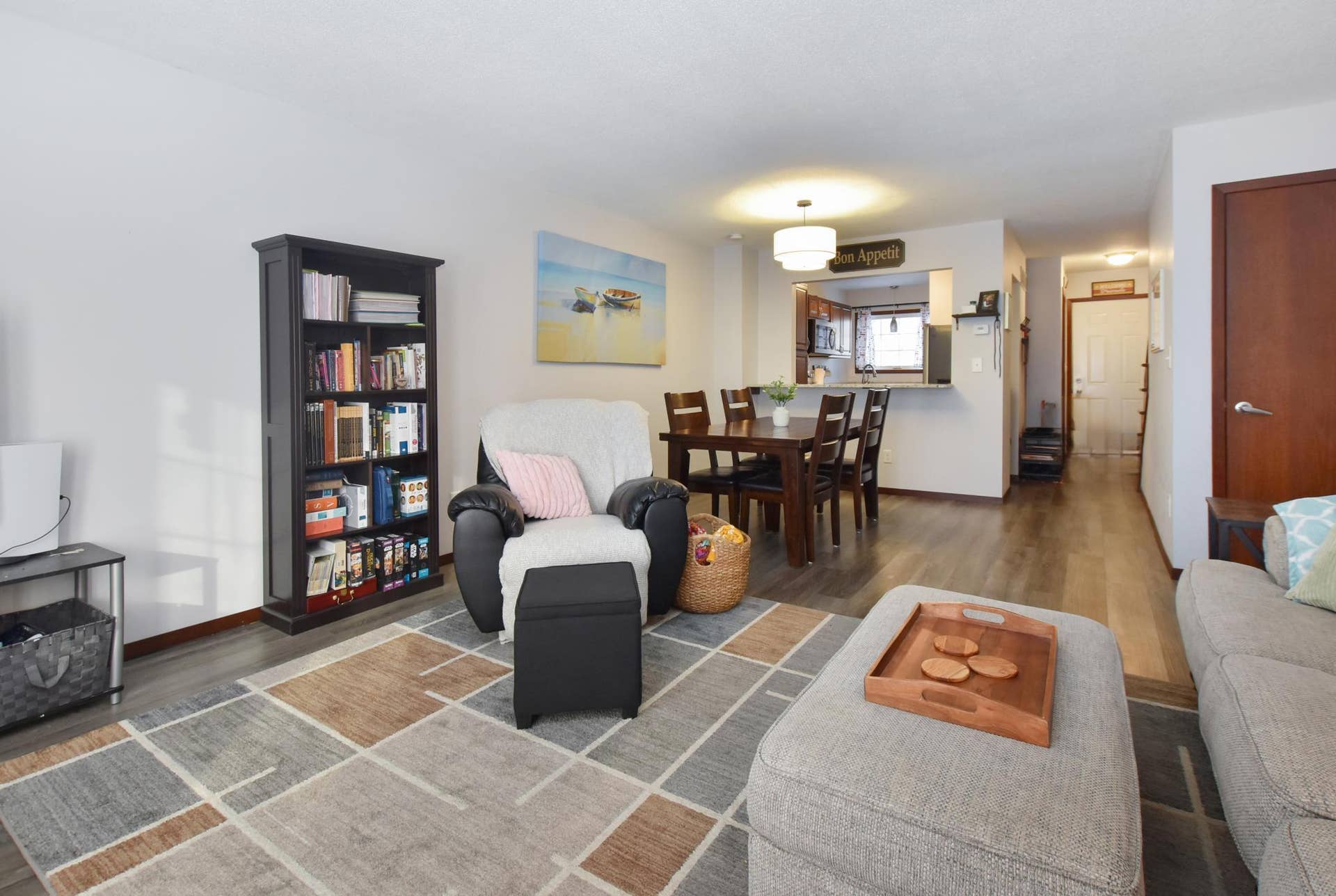 1860 Mcmenemy Street, #I, Maplewood, MN 55117 1860 Mcmenemy Street, #I, Maplewood, MN 55117