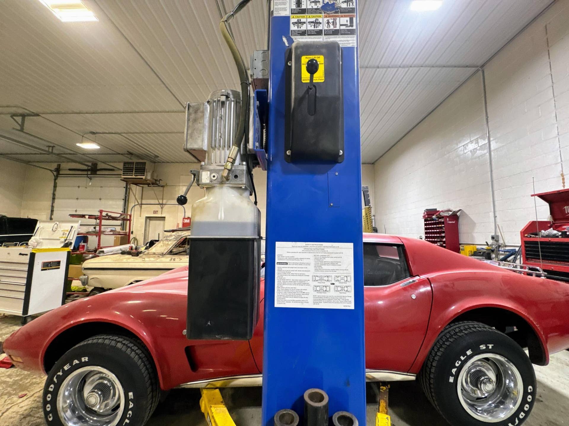 29347 US 2, Bemidji, MN 56601 New Hoist (Car not included)